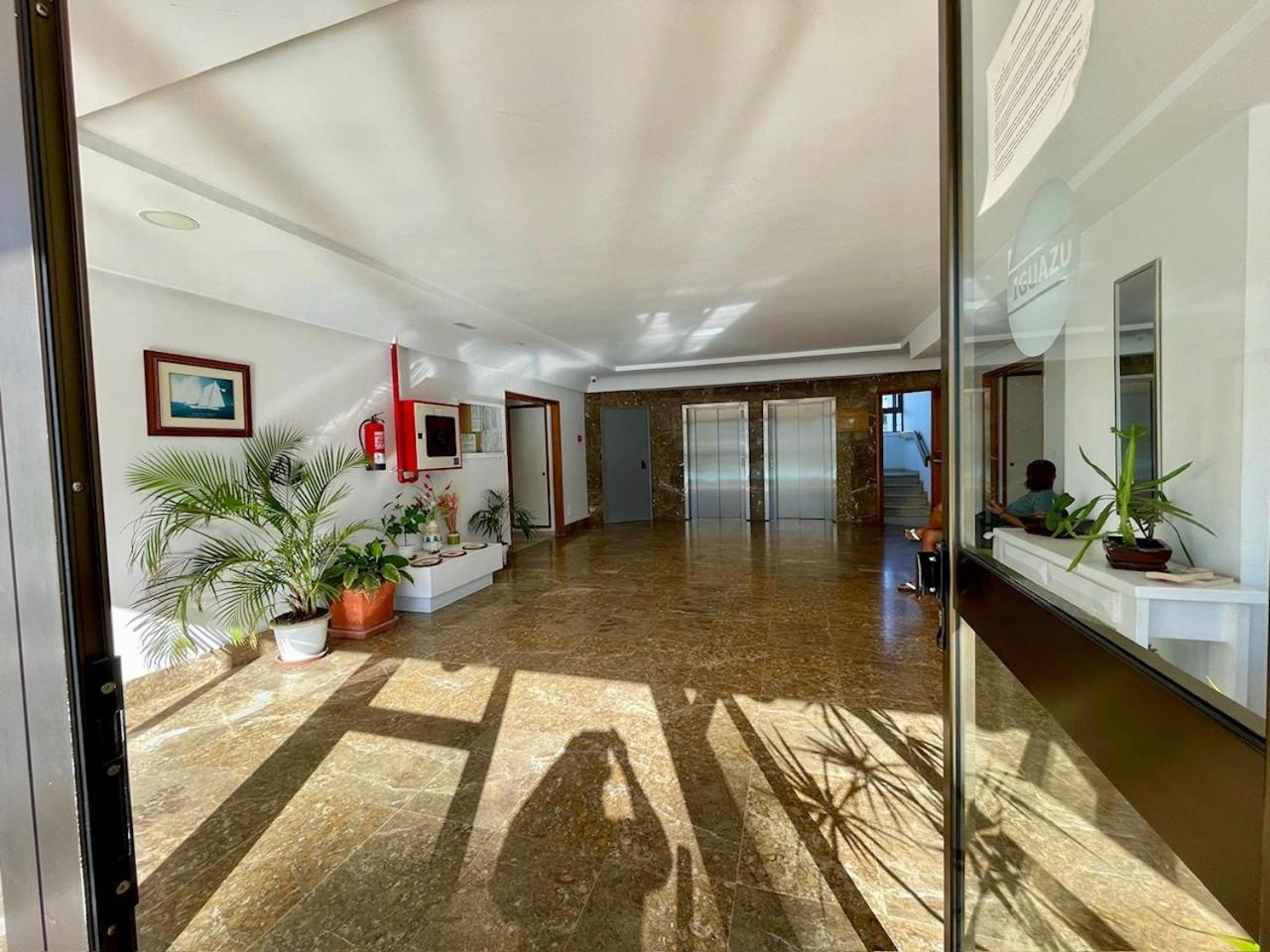 Iguazu I Yumbo Third Floor Apartment プラヤ・デル・イングレス エクステリア 写真